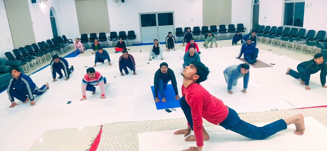 Yoga dhayana session in ranchi civil court concluded.