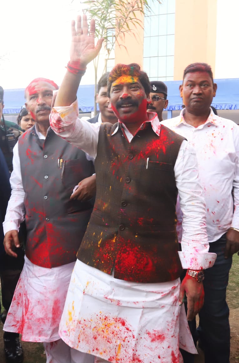 Cm Jharkhand hemant Soren congratulated for the festival of colours holi