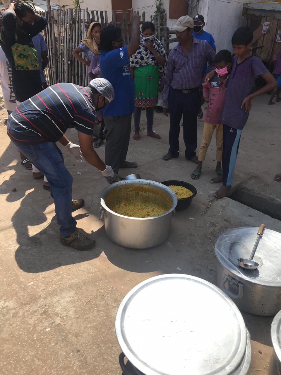 Fight against corona : khichdi distribution by round table India