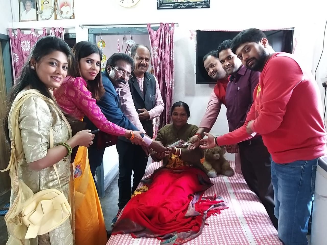 Ranchi press club felicitated women journalist