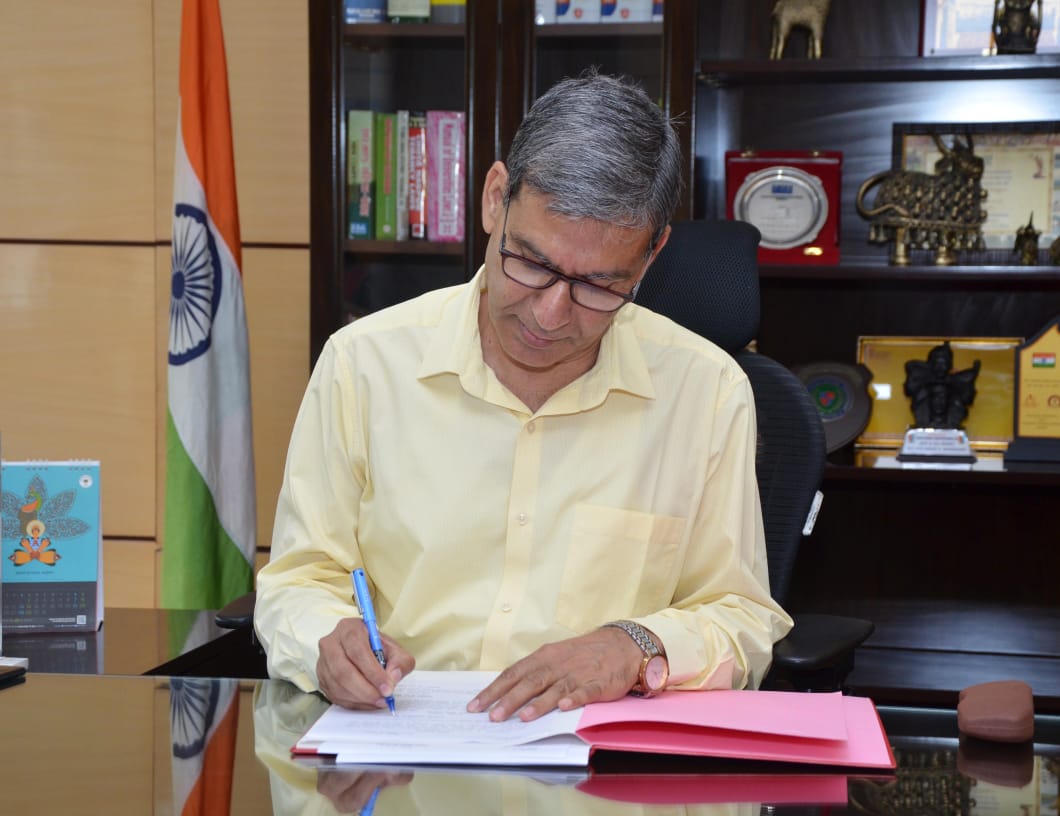 Sukhdeo singh took the offical charge of 23rd chief secretary of Jharkhand