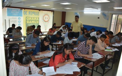 Super 30 fame Anand Kumar is giving special chance :: admission test on 15th and 22nd of April 