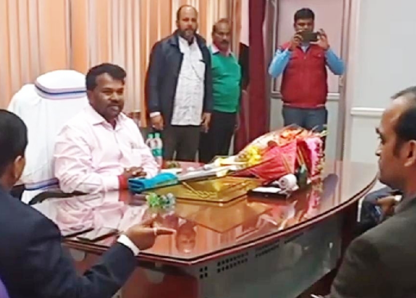 Minister jaggarnath mahto took the office charge