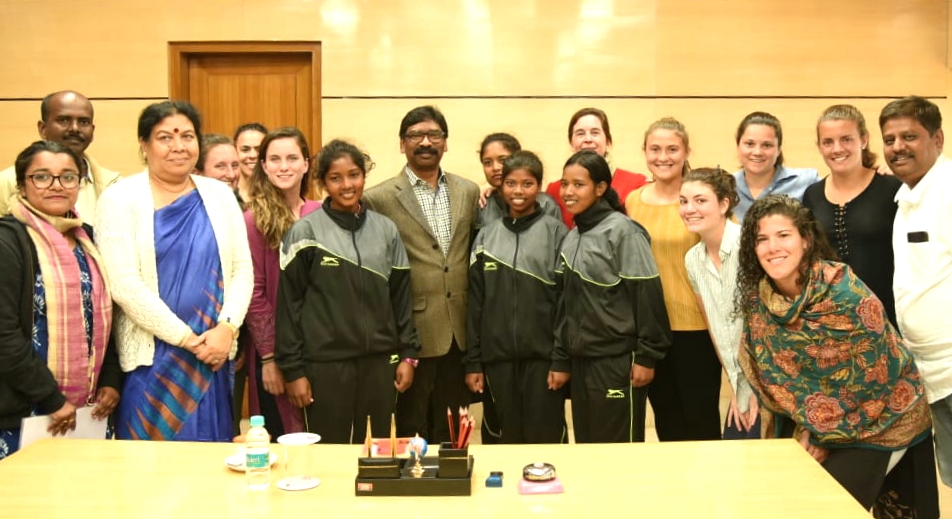 A delegation of usa middle beri college feild hockey and shaktivahini organisation met cm Jharkhand