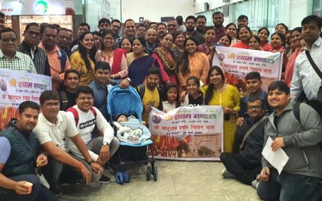 A delegation of sri shyam Mandal departed via air route through delhi to khatu dham