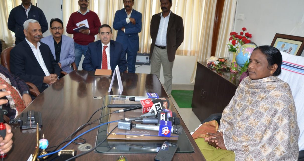 Jharkhand :: minister joba manjhi took the office charge