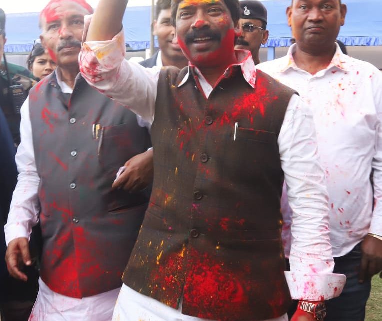 Cm Jharkhand hemant Soren congratulated for the festival of colours holi