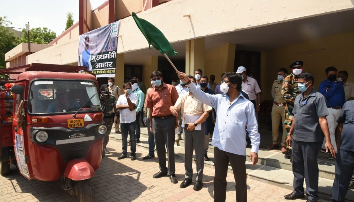 Cm started the programme of distribution of ration to eight thousand homes of hindpuri